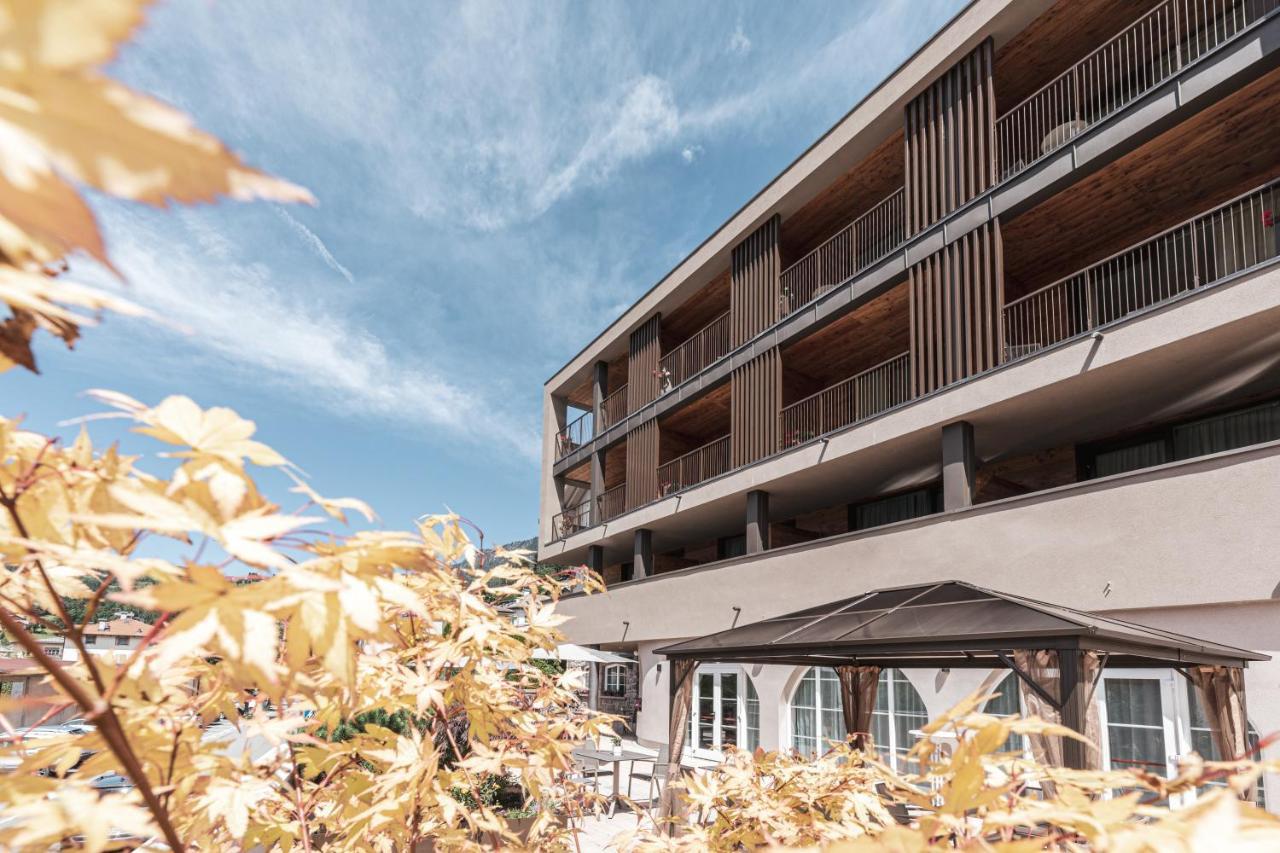 Hotel Bellavista Cavalese Exteriör bild