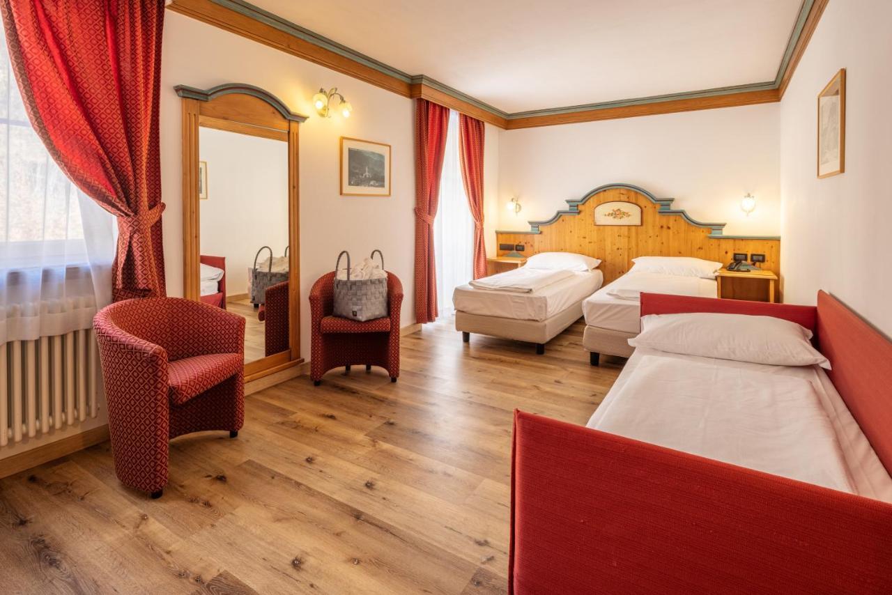 Hotel Bellavista Cavalese Exteriör bild